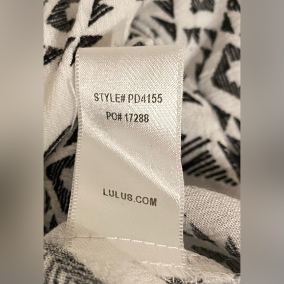 LULU'S Sparrow Black and White Printed Halter Jumpsuit Size S - Picture 9 of 10